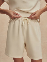 Load image into Gallery viewer, VARLEY RUMER LONG SHORT 6.5" - PRISTINE