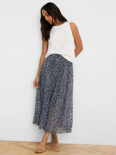 Load image into Gallery viewer, NIC+ZOE DIAMOND EYELET TOP - PAPER WHITE