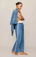 Load image into Gallery viewer, Z SUPPLY THE SIDELINES DENIM TRACK PANT - DREAMSTATE