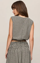 Load image into Gallery viewer, Z SUPPLY MERIT CROPPED GINGHAM LINEN TOP - BLACK