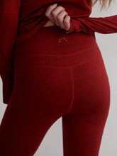 Load image into Gallery viewer, VARLEY ALWAYS WARM BASE LAYER LEGGING 27.5&quot; - RED DAHLIA MARL
