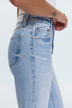 Load image into Gallery viewer, PISTOLA CASSIE SUPER HIGH RISE STRAIGHT JEAN - RADIANT VINTAGE
