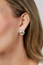 Load image into Gallery viewer, MIRANDA FRYE MARILYN EARRINGS - SILVER
