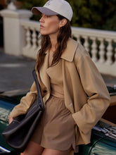 Load image into Gallery viewer, VARLEY MADDOX SHORT TRENCH - LIGHT TAN

