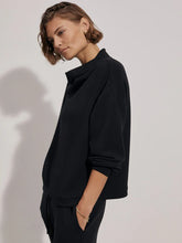 Load image into Gallery viewer, VARLEY BETSY SWEAT - BLACK
