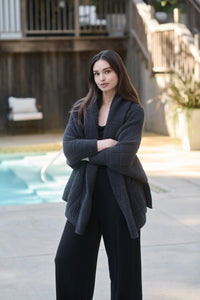 BAREFOOT DREAMS COZYCHIC COTTON TONAL PLAID BLANKET WRAP - CARBON