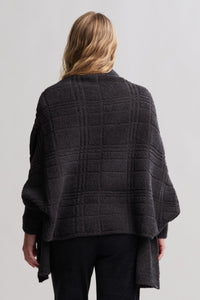 BAREFOOT DREAMS COZYCHIC COTTON TONAL PLAID BLANKET WRAP - CARBON