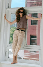 Load image into Gallery viewer, Z SUPPLY THE OFF DUTY DENIM BOWED ANKLE - ZEBRA SOAPSTONE
