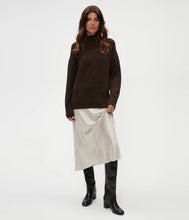 Load image into Gallery viewer, MICHAEL STARS LEILA BIAS MIDI SKIRT - CEMENT
