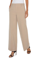 Load image into Gallery viewer, LIVERPOOL KELSEY WIDE LEG TROUSER - BISCUIT TAN
