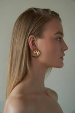 Load image into Gallery viewer, LILI CLASPE LARGE ELSA CLIP-ON EARRINGS - GOLD
