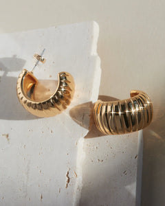 LUV AJ REMY RIDGED HOOPS - GOLD