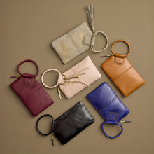 Load image into Gallery viewer, HOBO SABLE WRISTLET - WINTER VIOLET
