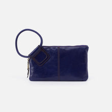 Load image into Gallery viewer, HOBO SABLE WRISTLET - WINTER VIOLET
