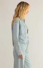 Load image into Gallery viewer, Z SUPPLY ALL DAY CROPPED DENIM JACKET - FADED INDIGO
