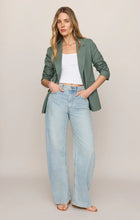 Load image into Gallery viewer, Z SUPPLY EVAN LINEN BLAZER - EVERGLADE
