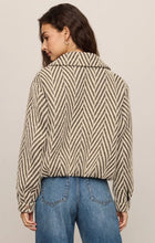 Load image into Gallery viewer, Z SUPPLY DUNAWAY BUBBLE JACKET - DARK CHOCOLATE
