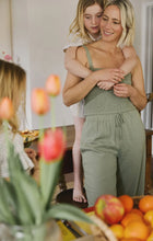 Load image into Gallery viewer, Z SUPPLY EASTON TEXTURED LINEN PANT - AVOCADO
