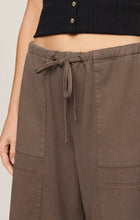 Load image into Gallery viewer, Z SUPPLY KIT TWILL CARPENTER PANT - PEBBLE COAST
