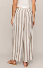 Load image into Gallery viewer, Z SUPPLY THE PERFECT LINEN STRIPED PANT - LIGHT TOFFEE
