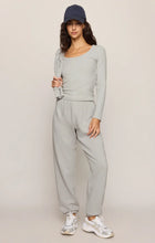 Load image into Gallery viewer, Z SUPPLY UPTOWN CLASSIC FLEECE JOGGER - SILVERLAKE
