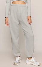 Load image into Gallery viewer, Z SUPPLY UPTOWN CLASSIC FLEECE JOGGER - SILVERLAKE
