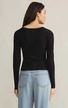 Load image into Gallery viewer, Z SUPPLY INFINITY FITTED LONG SLEEVE TEE - BLACK
