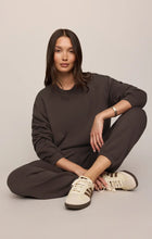 Load image into Gallery viewer, Z SUPPLY CLASSIC BOYFRIEND SWEATSHIRT - COCOA BEAN
