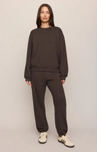 Load image into Gallery viewer, Z SUPPLY CLASSIC BOYFRIEND SWEATSHIRT - COCOA BEAN
