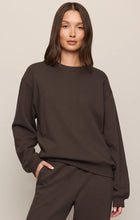Load image into Gallery viewer, Z SUPPLY CLASSIC BOYFRIEND SWEATSHIRT - COCOA BEAN
