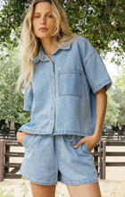 Load image into Gallery viewer, Z SUPPLY EVERYDAY DENIM BUTTON UP - COASTAL WATER
