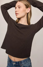 Load image into Gallery viewer, Z SUPPLY JUNIE LONG SLEEVE TEE - COCOA BEAN
