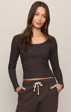 Load image into Gallery viewer, Z SUPPLY GREYSON SCOOP LONG SLEEVE TEE - COCOA BEAN
