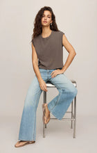 Load image into Gallery viewer, Z SUPPLY FLEX CROPPED MUSCLE TEE - PEBBLE COAST
