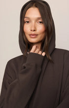 Load image into Gallery viewer, Z SUPPLY FIRST QUARTER HOODIE - COCOA BEAN
