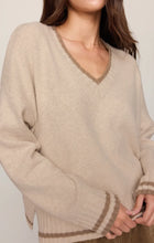 Load image into Gallery viewer, Z SUPPLY ENDURE V-NECK SWEATER - NATURAL HEATHER
