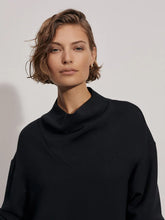 Load image into Gallery viewer, VARLEY BETSY SWEAT - BLACK
